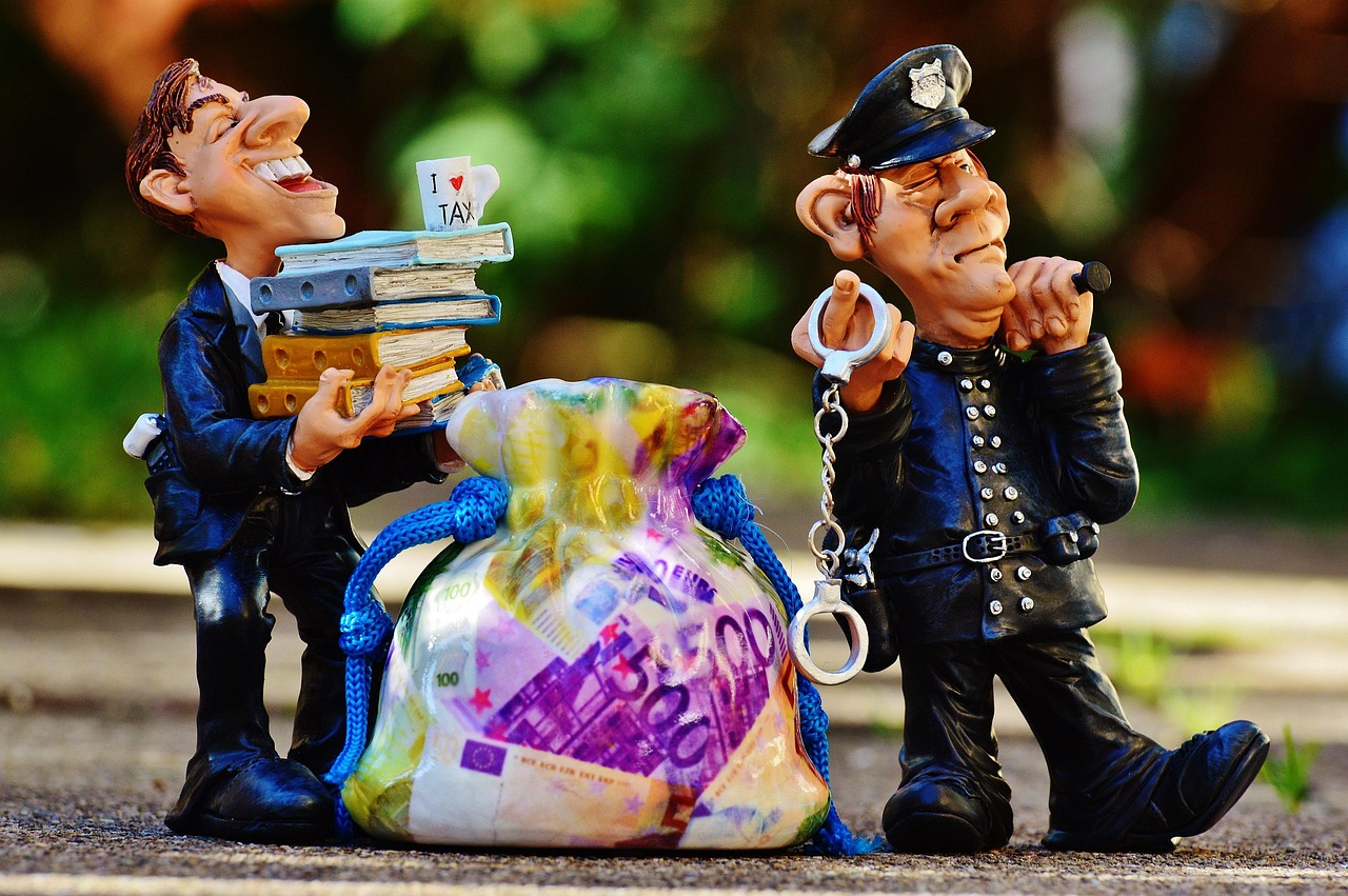 The Limits of Salary: Work, Taxes, and Wealth in Spain